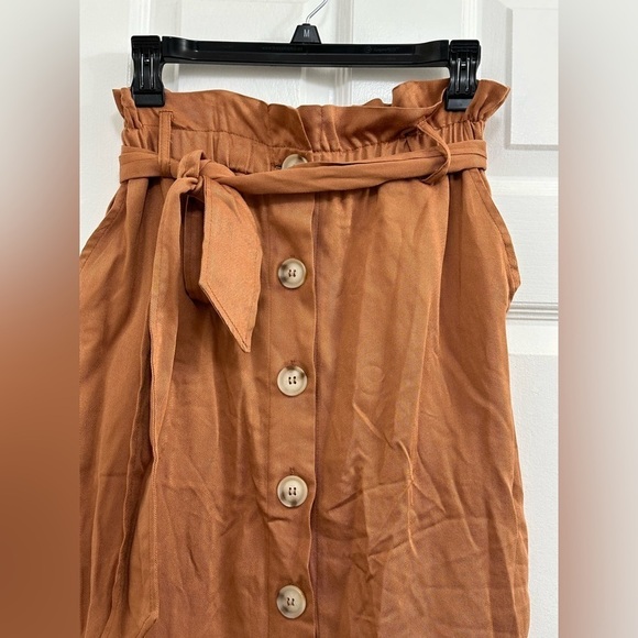 Entro Rust Midi Skirt with Button Detail - Picture 3 of 9